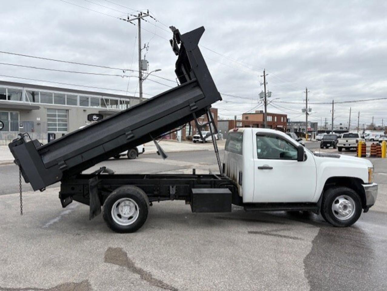2014 Chevrolet Silverado 3500HD **9.5 FOOT DEL DUMP BOX-ONLY 110,000KM-CERTIFIED** Photo