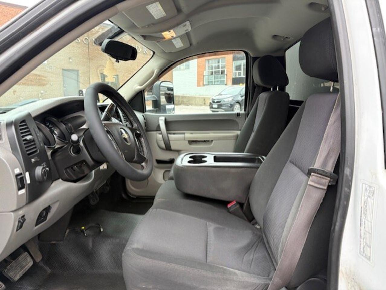 2014 Chevrolet Silverado 3500HD **9.5 FOOT DEL DUMP BOX-ONLY 110,000KM-CERTIFIED** Photo