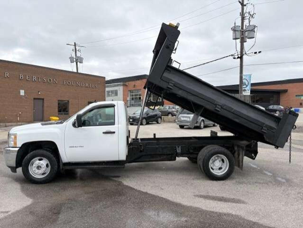 2014 Chevrolet Silverado 3500 **9.5 FOOT DEL DUMP BOX-ONLY 110,000KM-CERTIFIED** Photo