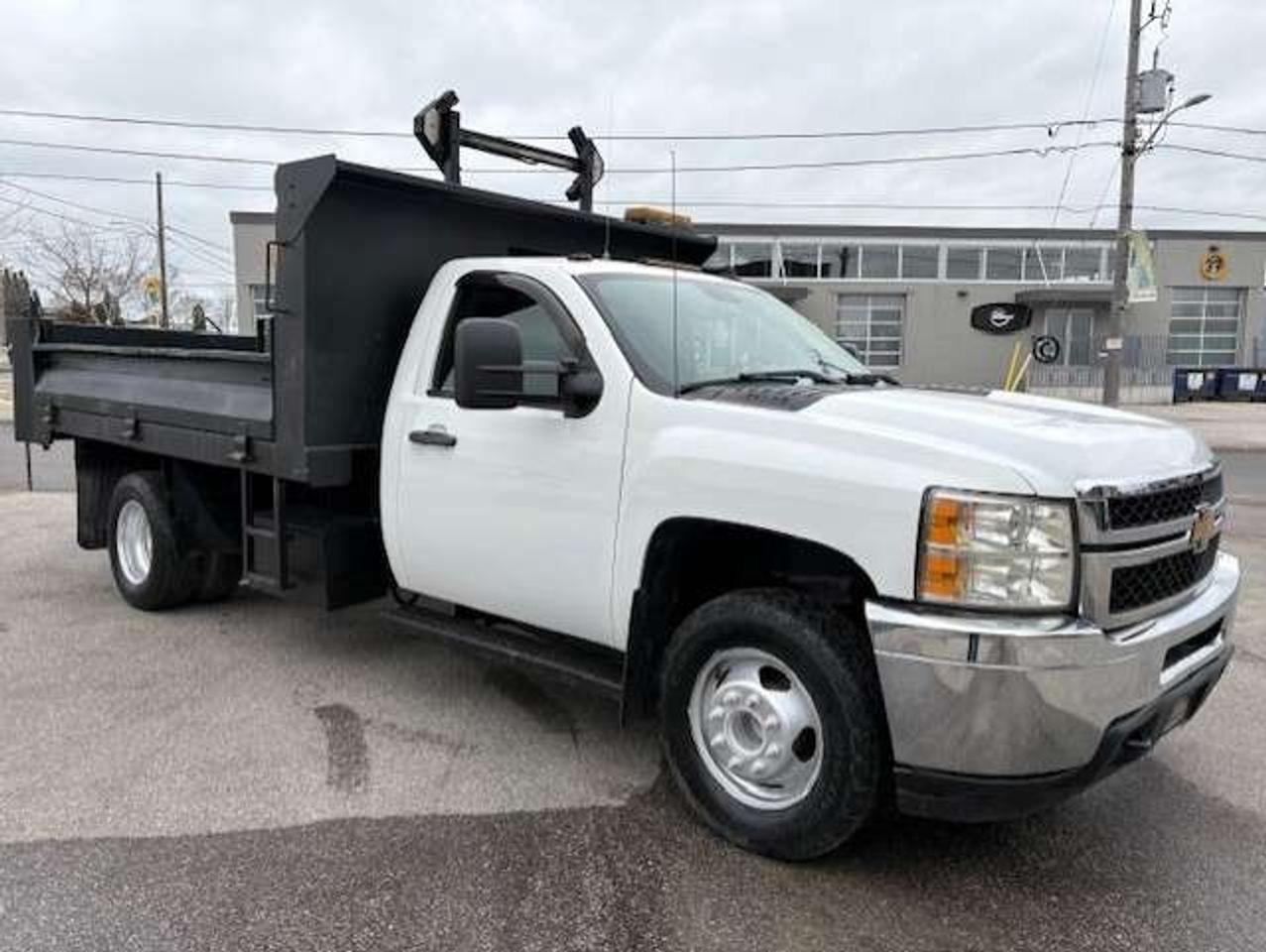 2014 Chevrolet Silverado 3500 **9.5 FOOT DEL DUMP BOX-ONLY 110,000KM-CERTIFIED** Photo