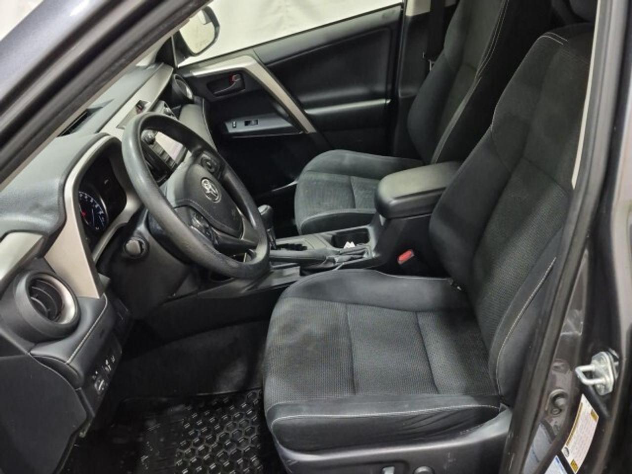 2018 Toyota RAV4 AWD Hybrid LE+ Photo