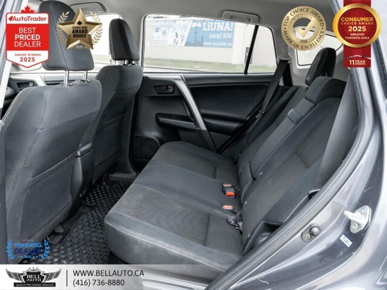 2018 Toyota RAV4 Hybrid LE+   B.CAM   B.SPOT   ROOFRACKS   NOACCIDE Photo