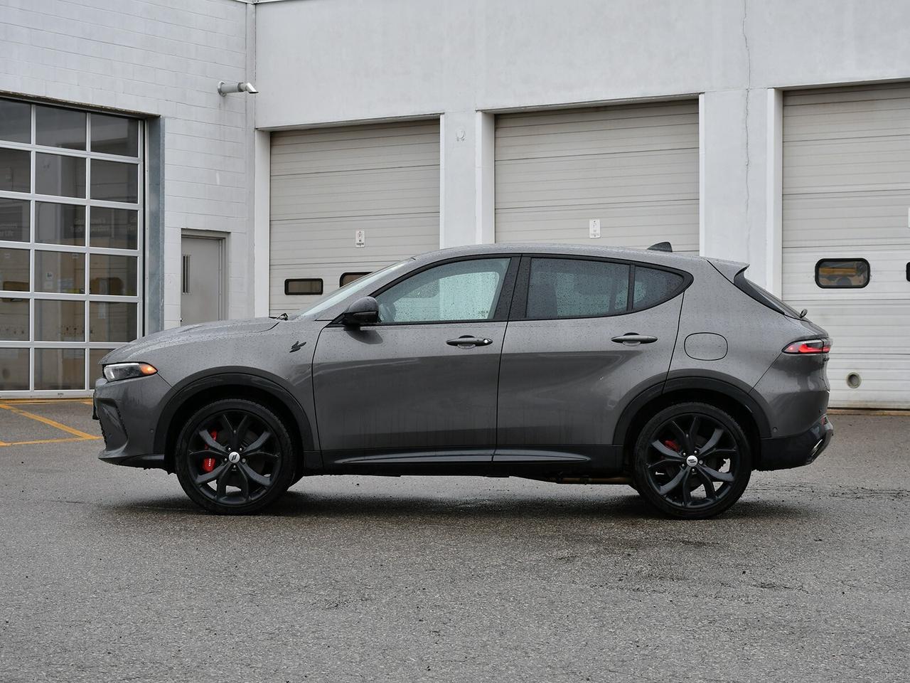 2024 Dodge Hornet PHEV PHEV   LOW KM   R/T Track Pack Photo