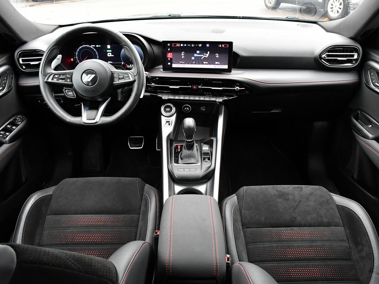 2024 Dodge Hornet PHEV PHEV   LOW KM   R/T Track Pack Photo