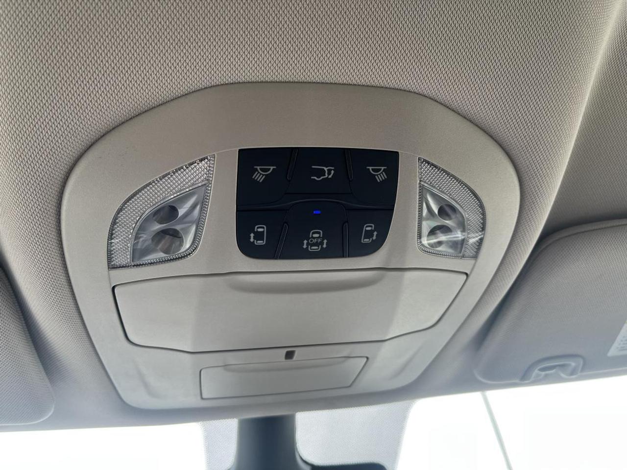 2024 Chrysler Grand Caravan SXT 2WD Photo