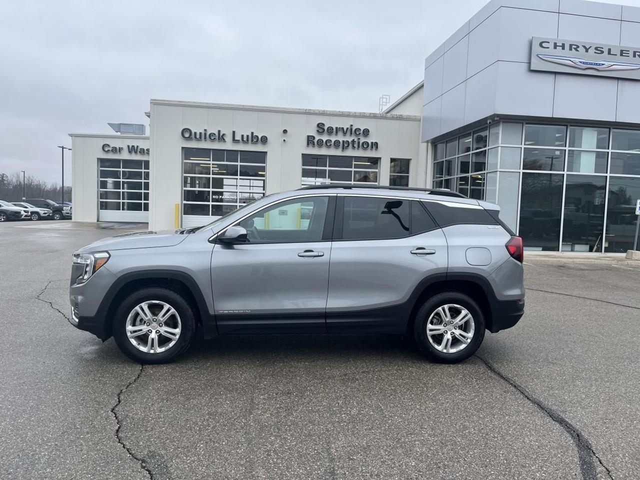 2024 GMC Terrain AWD SLE @ 3.99% for 60 mo Photo