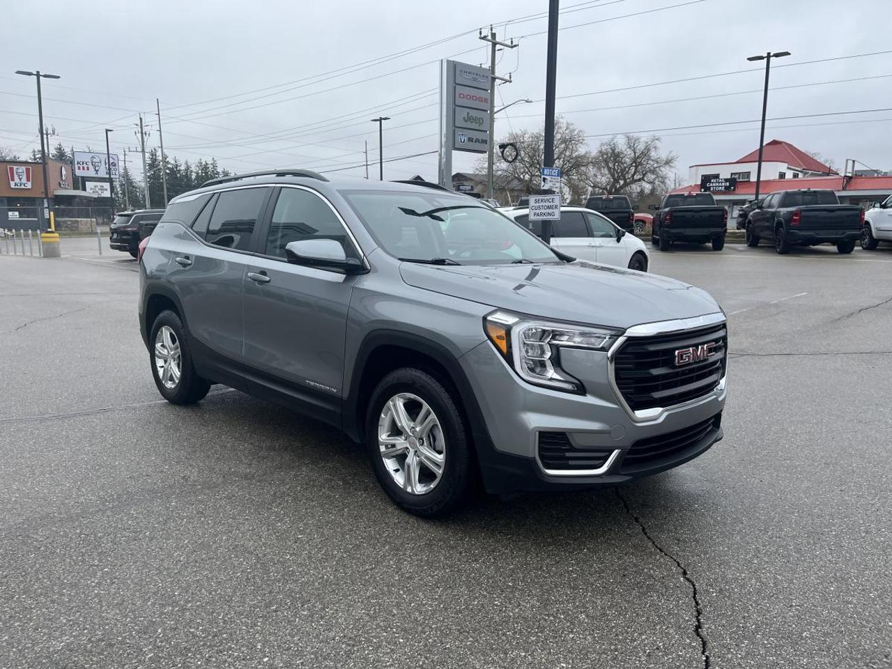 2024 GMC Terrain AWD SLE @ 3.99% for 60 mo Photo