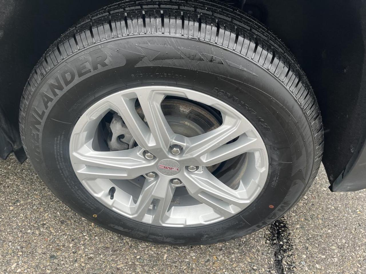 2024 GMC Terrain AWD SLE @ 3.99% for 60 mo Photo