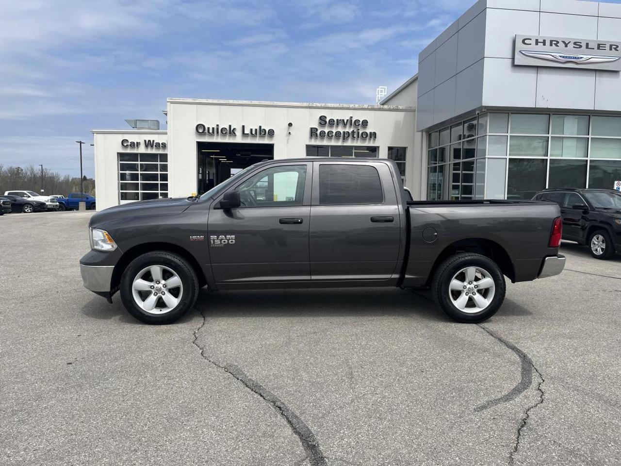 2023 RAM 1500 Classic SLT 4x4 Crew Cab 5'7 Box Photo2