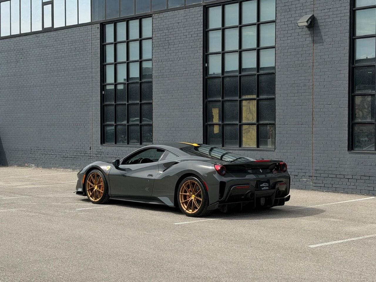 2019 Ferrari 488 Pista COUPE Photo3