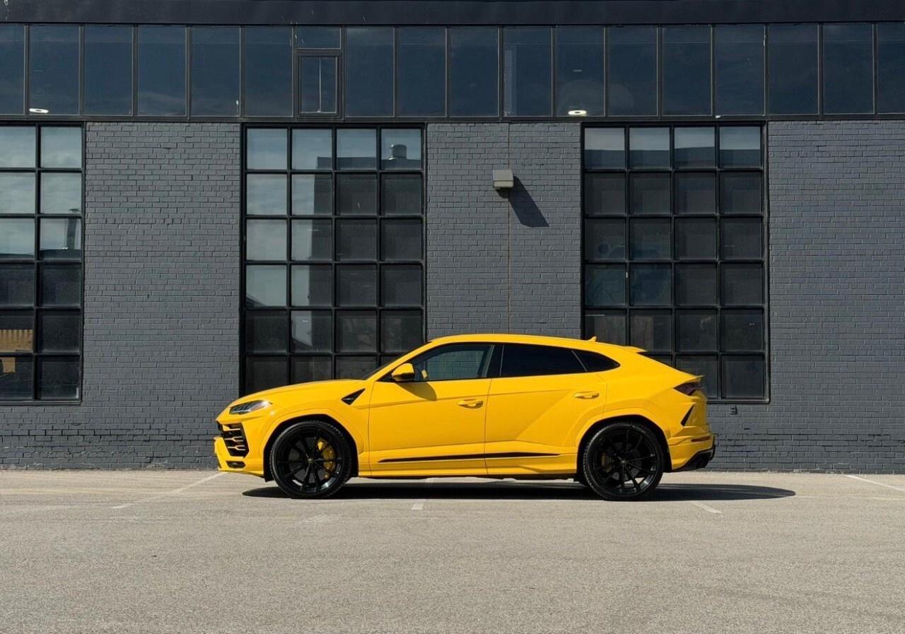 2021 Lamborghini Urus AWD Photo