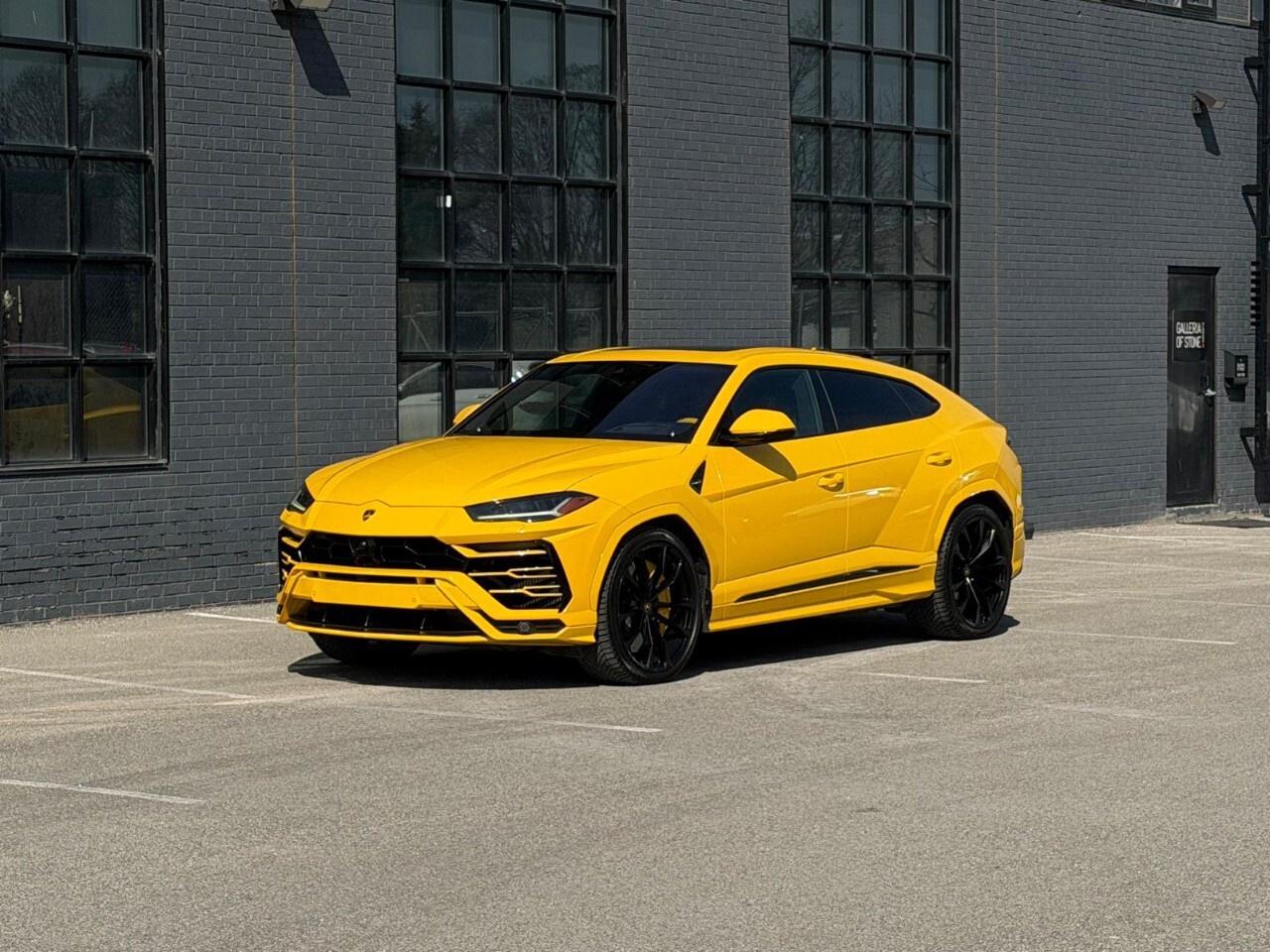 2021 Lamborghini Urus AWD Photo2