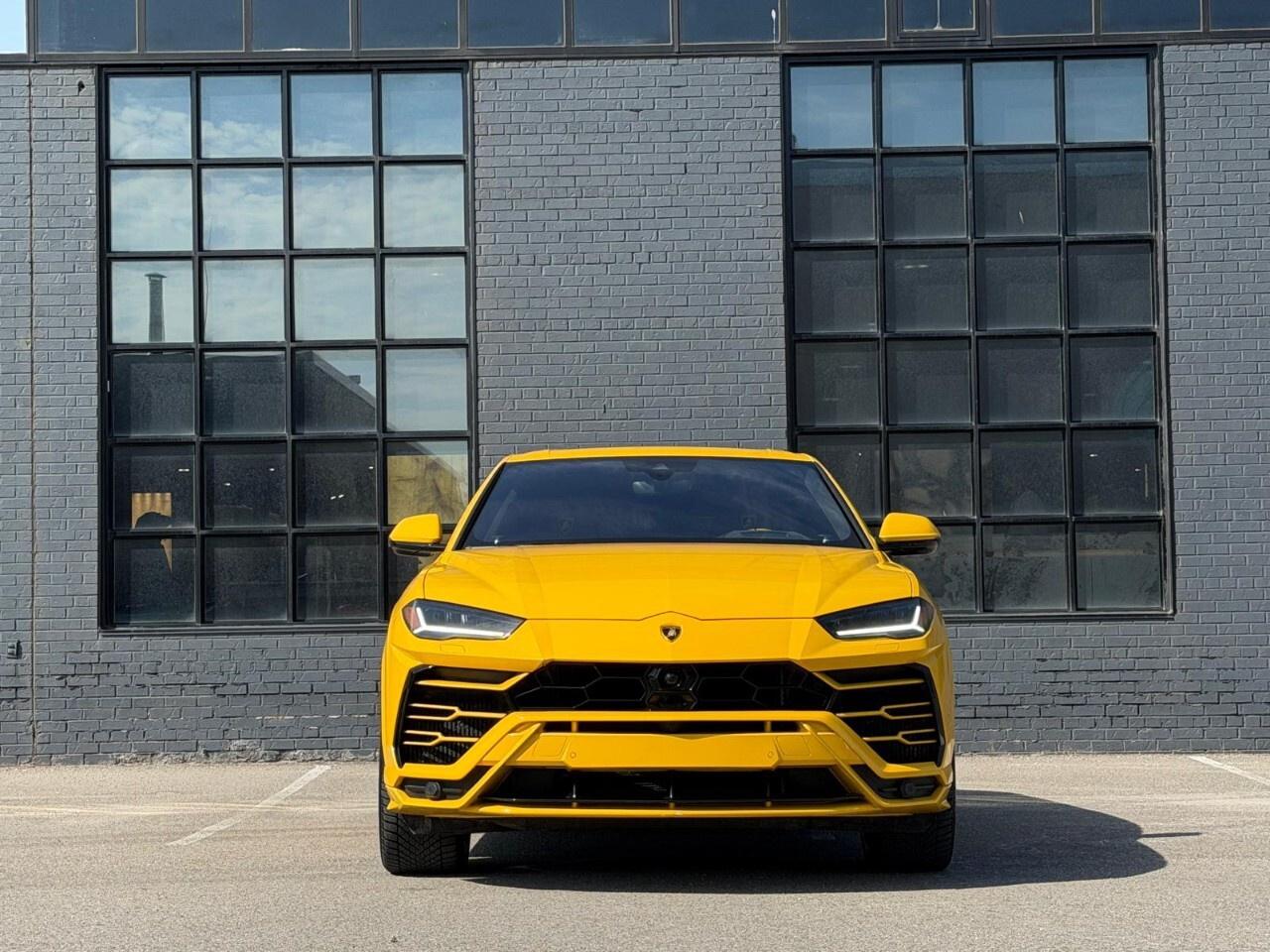2021 Lamborghini Urus AWD Photo