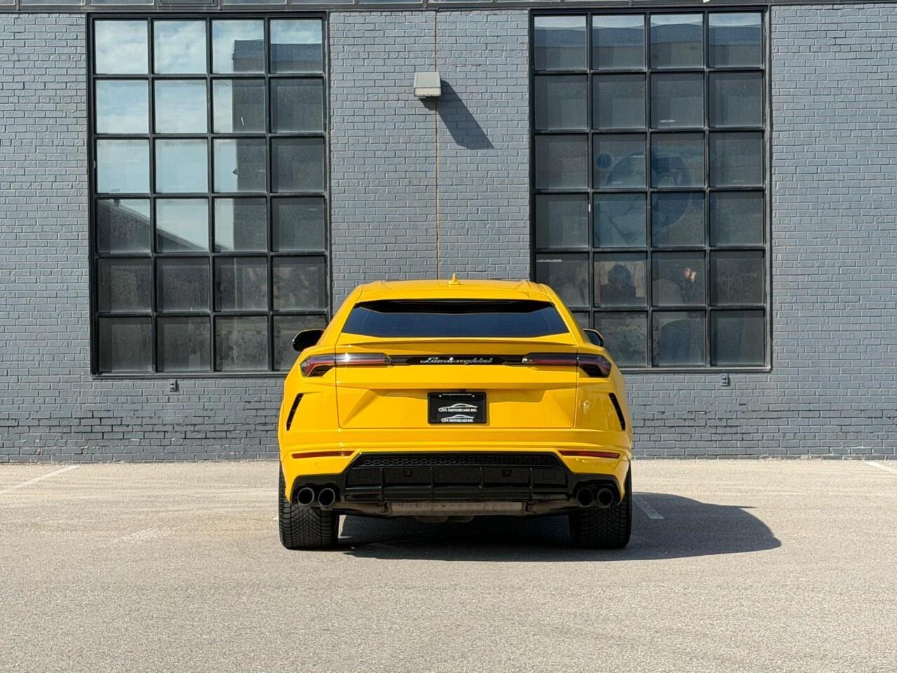 2021 Lamborghini Urus AWD Photo
