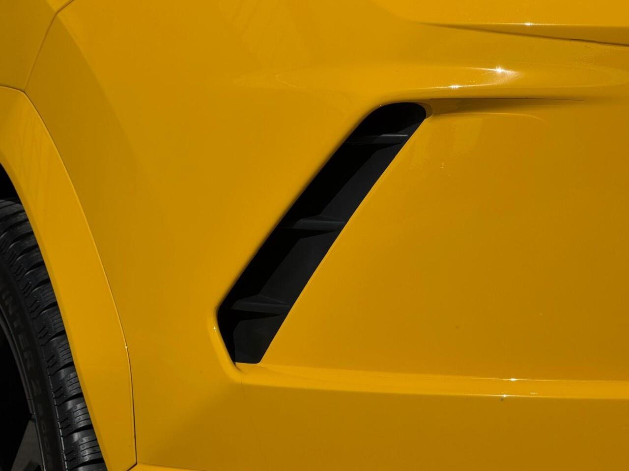 2021 Lamborghini Urus AWD Photo