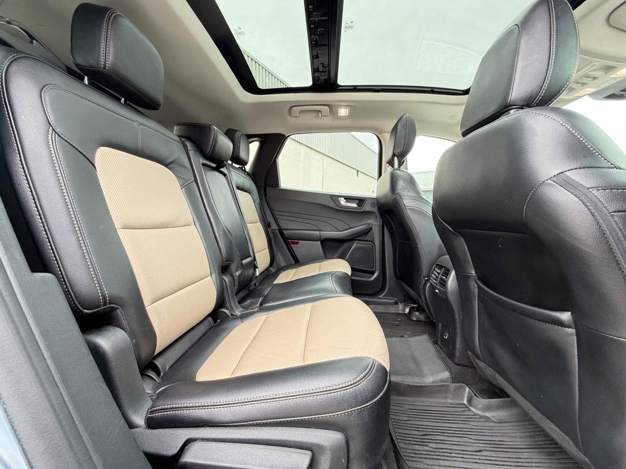 2022 Ford Escape TITANIUM   AWD   HYBRID   NO ACCIDENT   ONE OWNER Photo