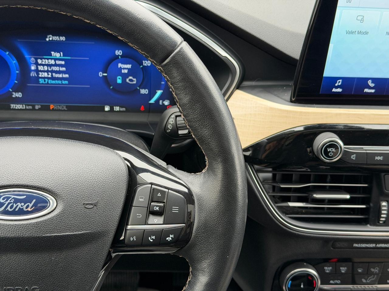 2022 Ford Escape TITANIUM   AWD   HYBRID   NO ACCIDENT   ONE OWNER Photo