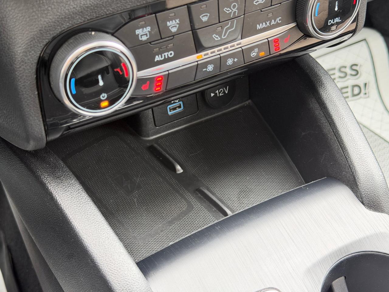 2022 Ford Escape TITANIUM   AWD   HYBRID   NO ACCIDENT   ONE OWNER Photo