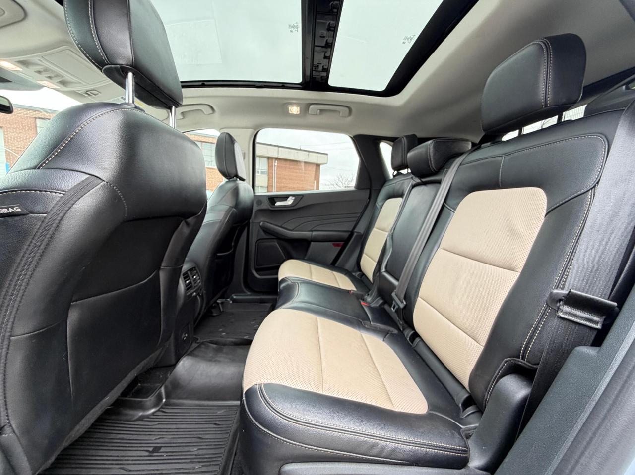 2022 Ford Escape TITANIUM   AWD   HYBRID   NO ACCIDENT   ONE OWNER Photo