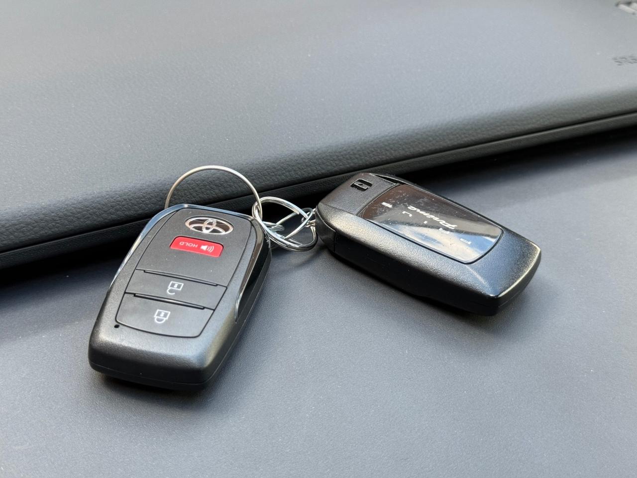 2024 Toyota Prius Prime XSE   PRIME   PLUG-IN HYBRID   NO ACCIDENT   ONE O Photo