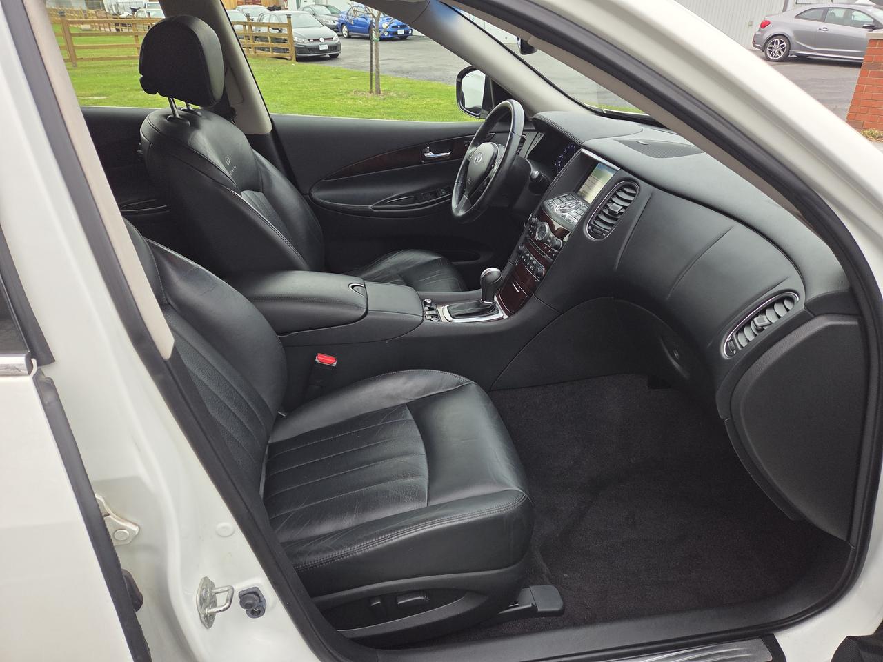 2014 Infiniti QX50 AWD, Leather, Sunroof, Navigation, Drives Great! Photo