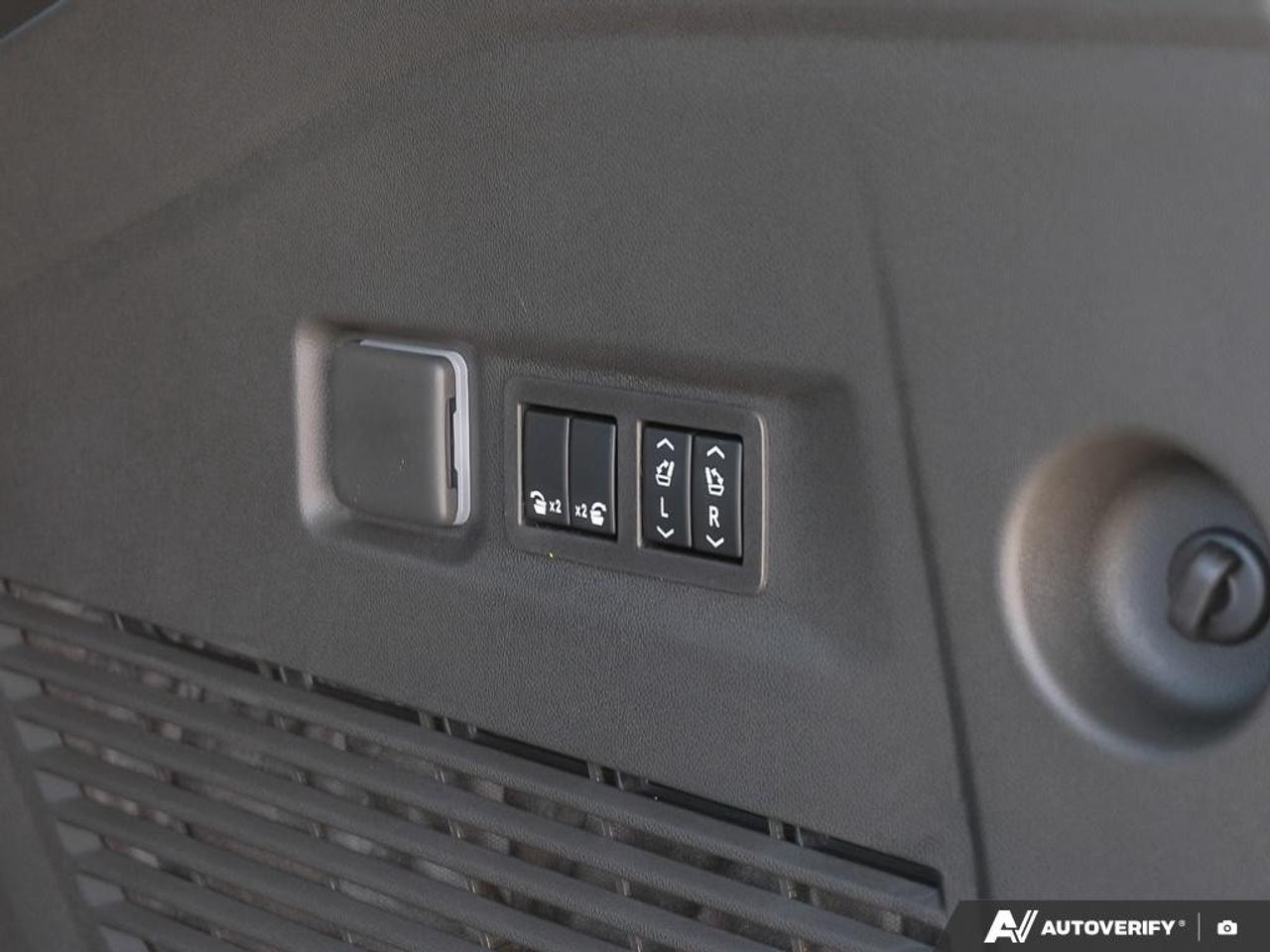 2026 GMC Yukon XL 4WD 4dr AT4 Ultimate Photo