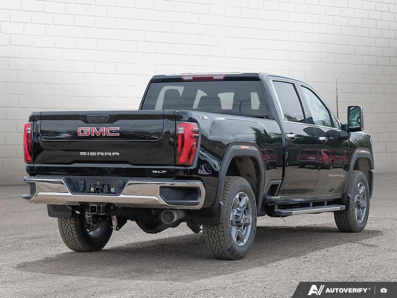 2026 GMC SIERRA 2500HD Crew Cab Standard Box 4-Wheel Drive SLT Photo4