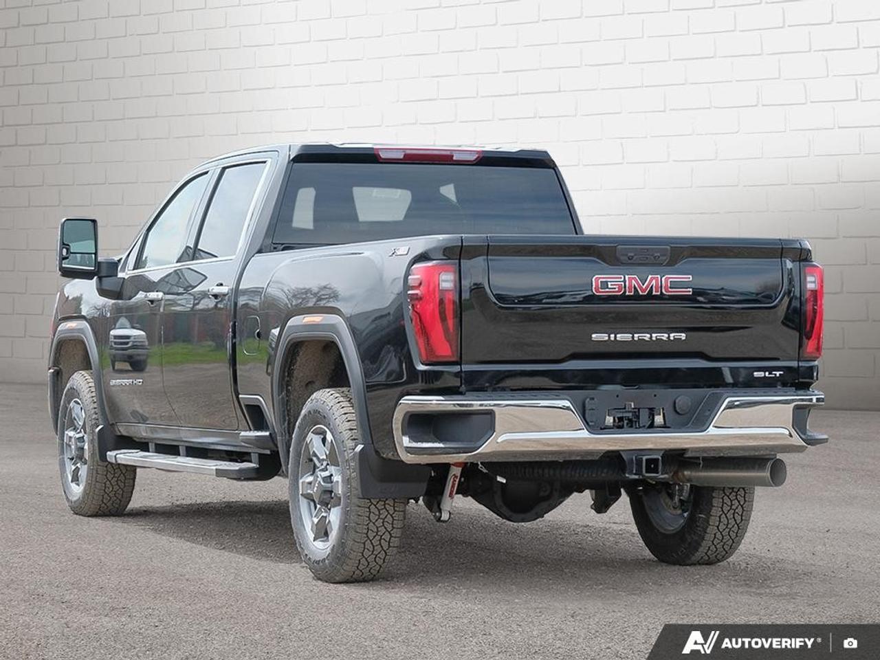 2026 GMC SIERRA 2500HD Crew Cab Standard Box 4-Wheel Drive SLT Photo2
