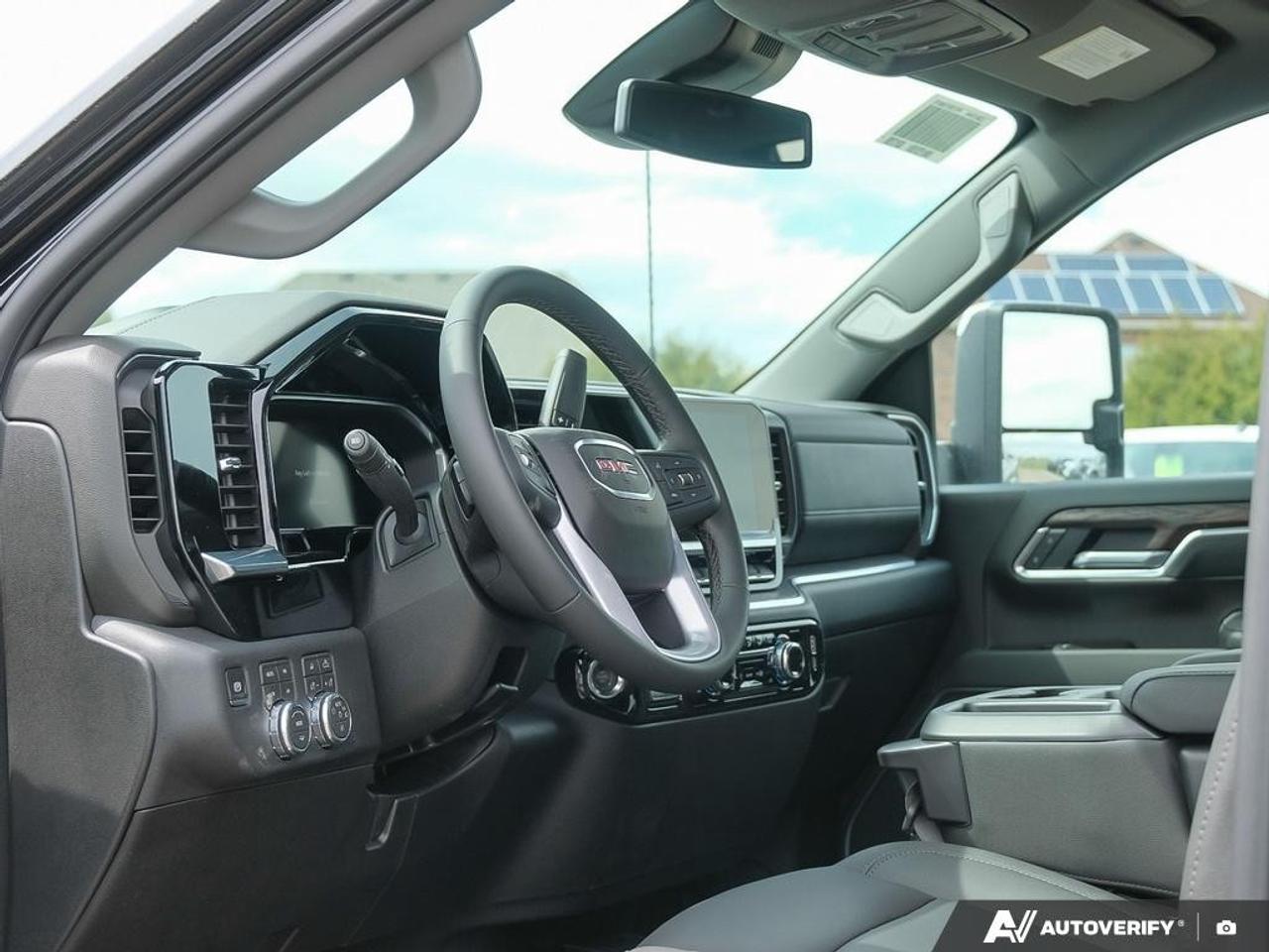 2026 GMC SIERRA 2500HD Crew Cab Standard Box 4-Wheel Drive SLT Photo