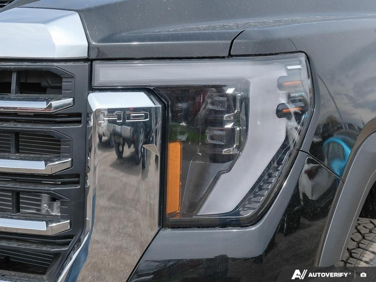 2026 GMC SIERRA 2500HD Crew Cab Standard Box 4-Wheel Drive SLT Photo
