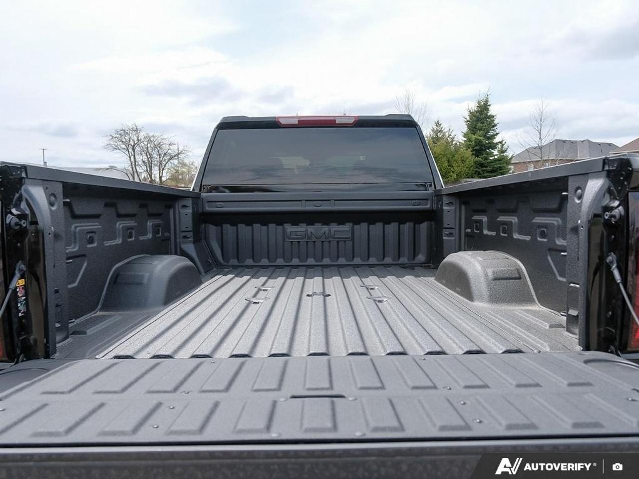 2026 GMC SIERRA 2500HD Crew Cab Standard Box 4-Wheel Drive SLT Photo