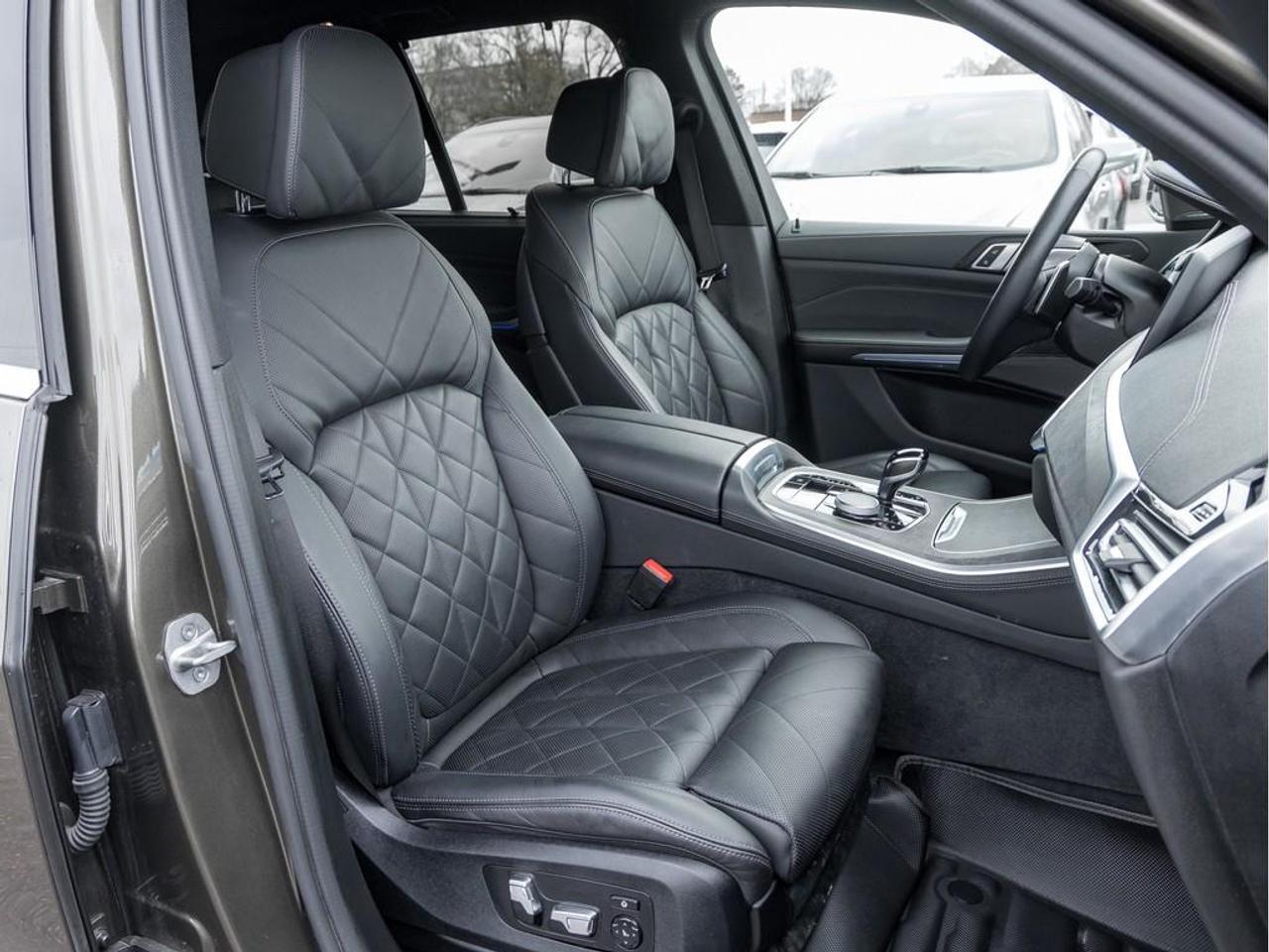 2023 BMW X5 xDrive40i 4dr All-Wheel Drive Sports Activity Vehicle Photo