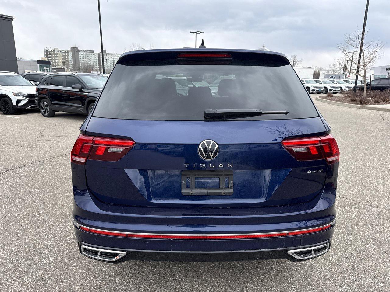 2024 Volkswagen Tiguan Highline R-Line 2.0T 8sp at w/Tip 4M Leather  Allo Photo3