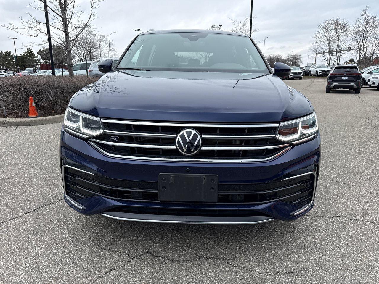 2024 Volkswagen Tiguan Highline R-Line 2.0T 8sp at w/Tip 4M Leather  Allo Photo