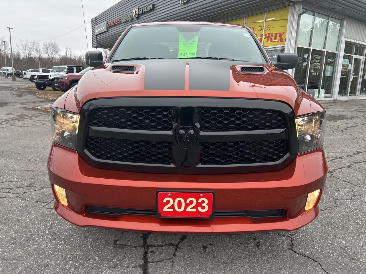 2023 RAM 1500 Classic EXPRESS Photo