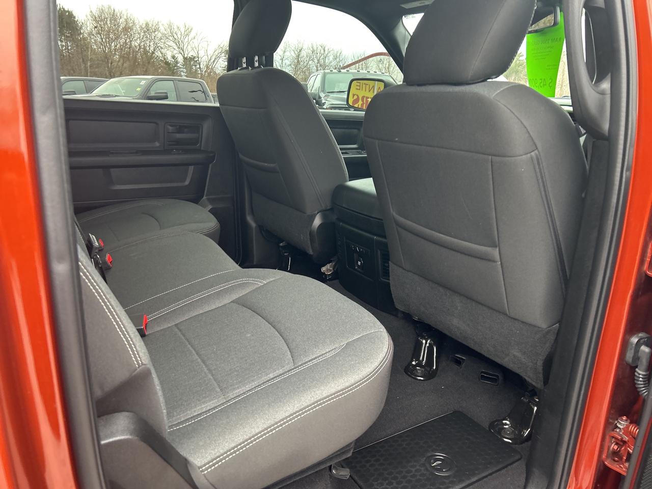 2023 RAM 1500 Classic EXPRESS Photo