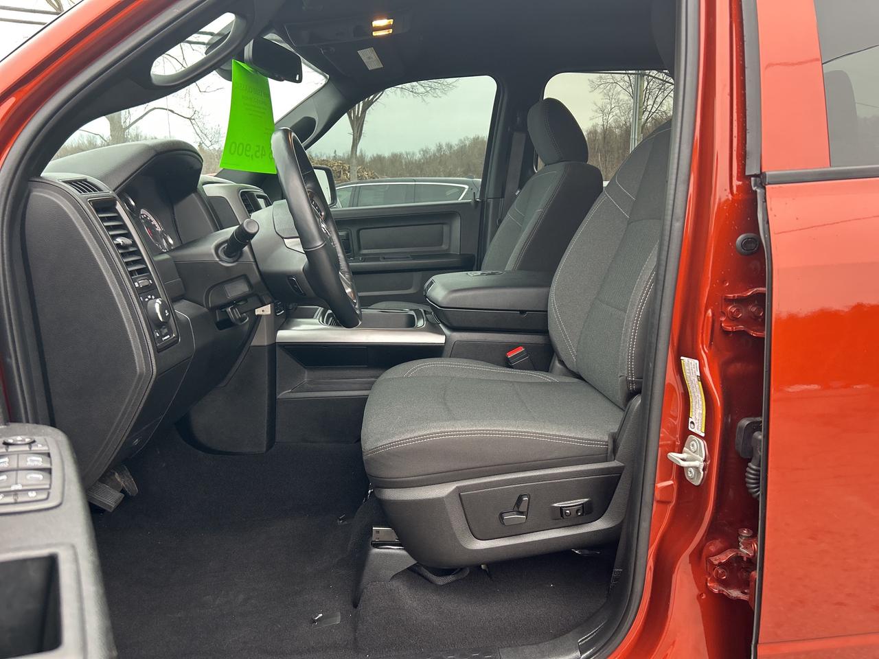 2023 RAM 1500 Classic EXPRESS Photo