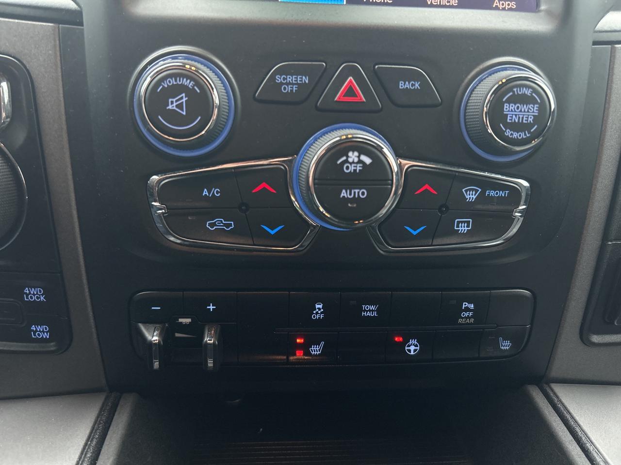 2023 RAM 1500 Classic EXPRESS Photo