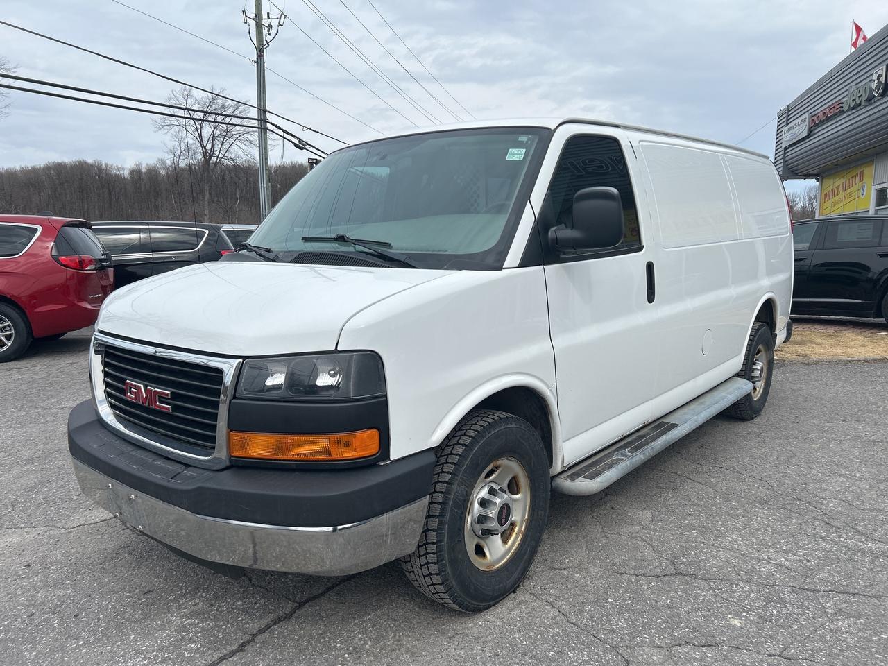 2016 GMC Savana Cargo Van 2500 Photo