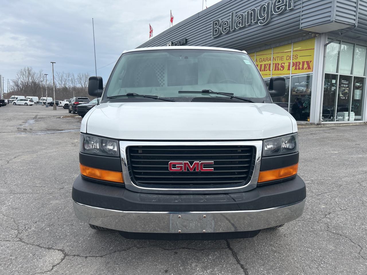 2016 GMC Savana Cargo Van 2500 Photo