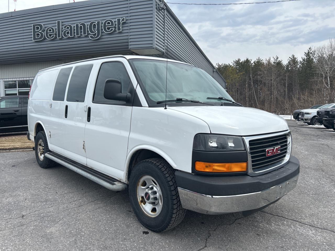 2016 GMC Savana Cargo Van 2500 Photo0