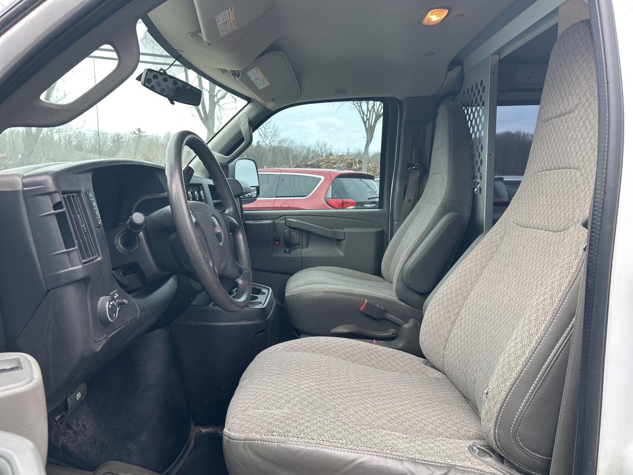 2016 GMC Savana Cargo Van 2500 Photo