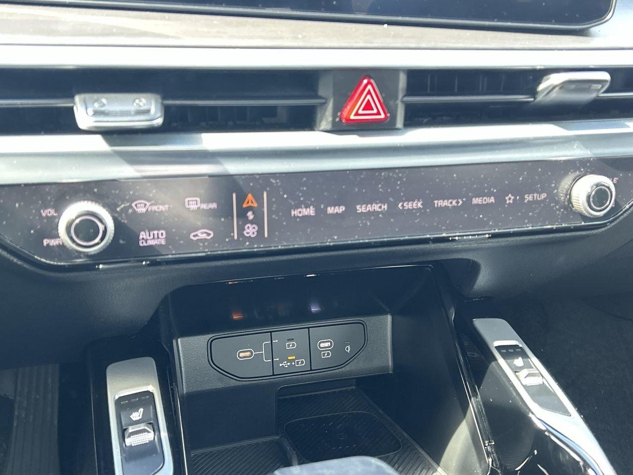 2025 Kia Sorento X-Line AWD 6 Lthr seats   Captain Chairs   Moonroo Photo