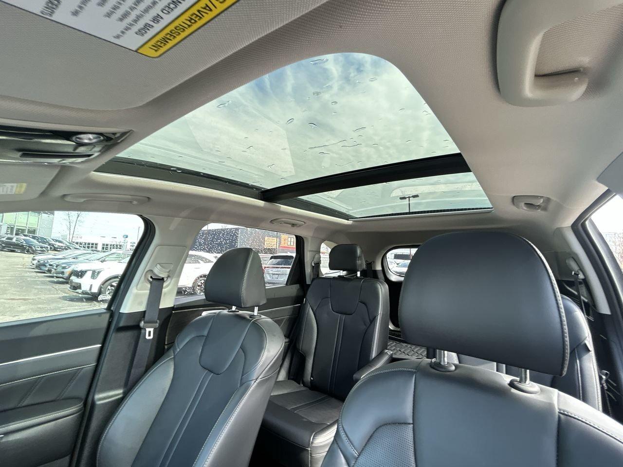 2025 Kia Sorento X-Line AWD 6 Lthr seats   Captain Chairs   Moonroo Photo