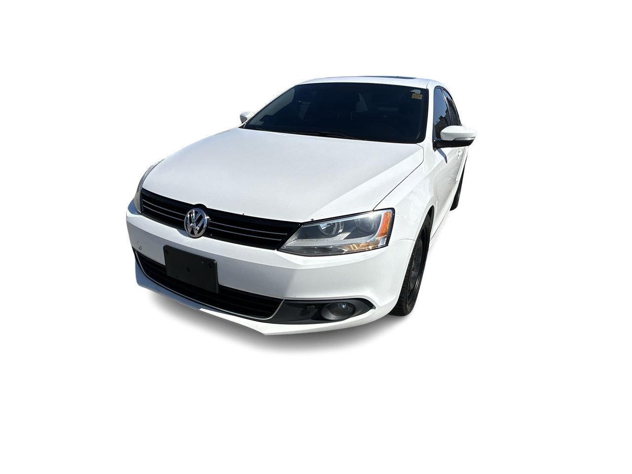 2014 Volkswagen Jetta Highline Sunroof   Leather Int   Nav   2 Tire Sets Photo