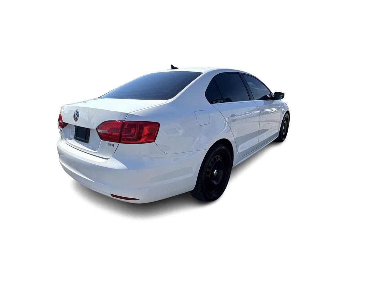 2014 Volkswagen Jetta Highline Sunroof   Leather Int   Nav   2 Tire Sets Photo