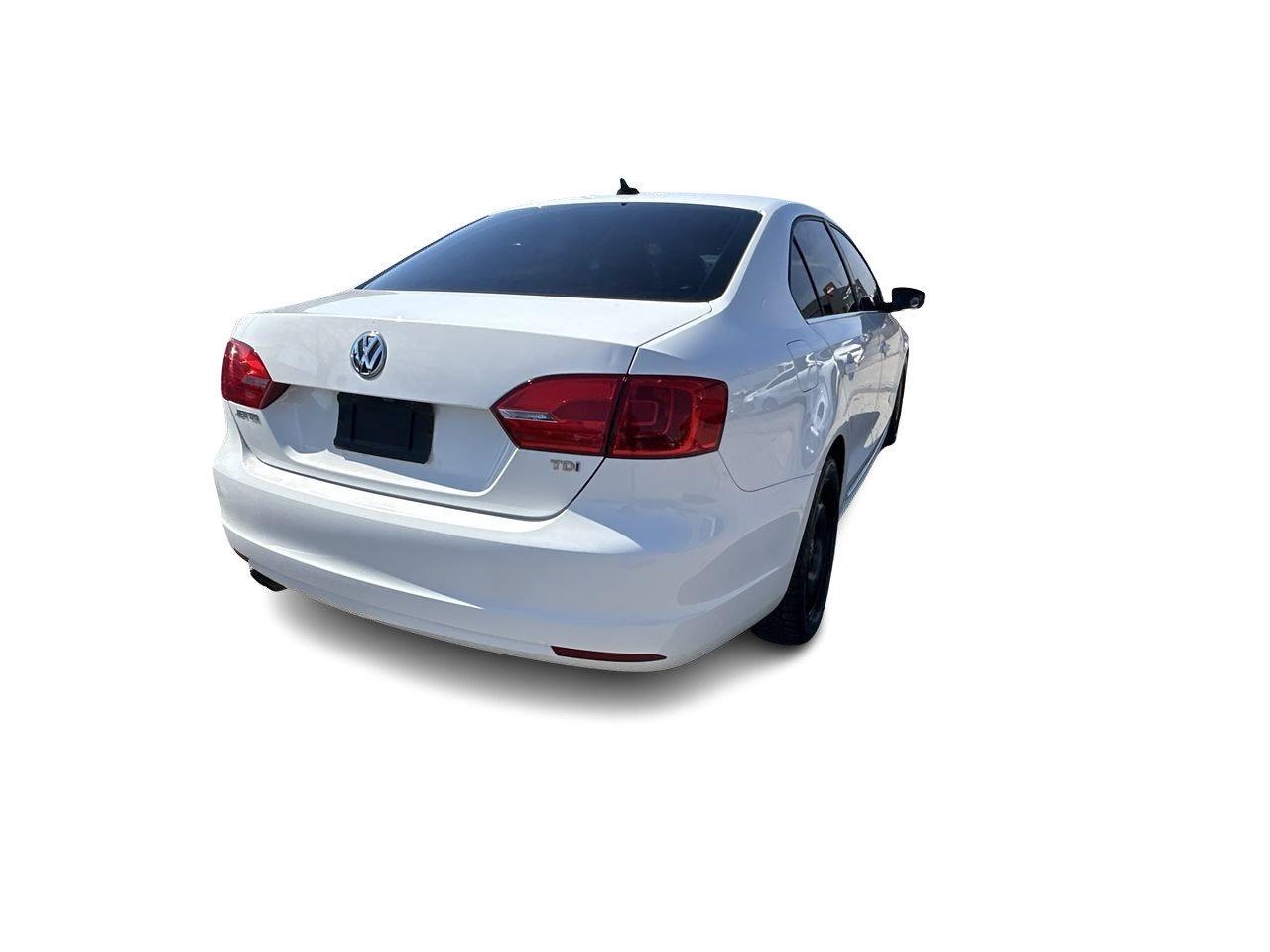2014 Volkswagen Jetta Highline Sunroof   Leather Int   Nav   2 Tire Sets Photo