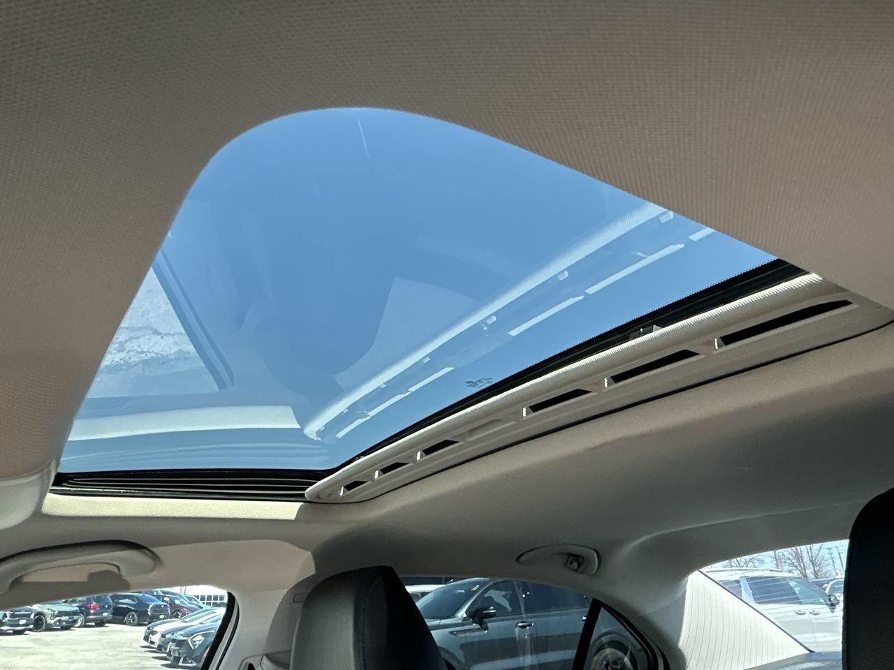 2014 Volkswagen Jetta Highline Sunroof   Leather Int   Nav   2 Tire Sets Photo