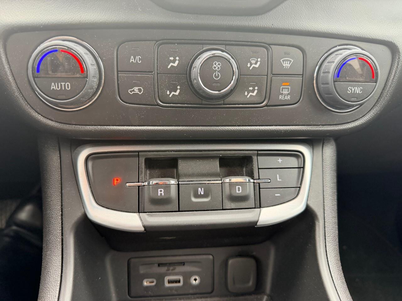 2022 GMC Terrain AWD SLT Photo