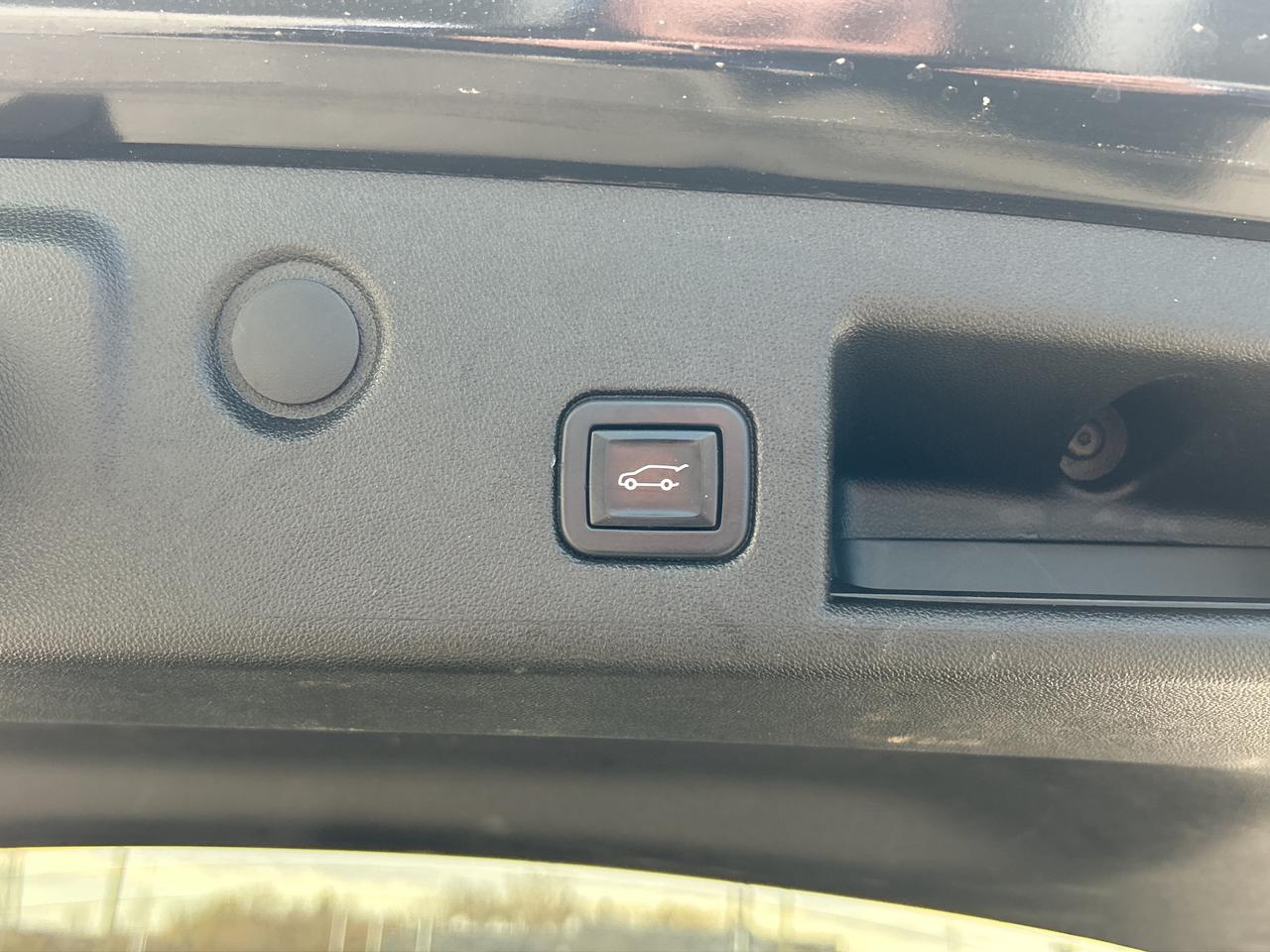 2022 Chevrolet Equinox LT   Clean Carfax   One Owner Photo